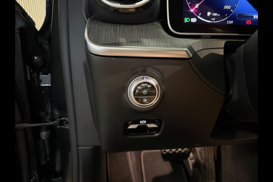 Mercedes-Benz C-Klasse 300e Avantgarde-SOH 99%-PANORAMA-CAMERA-DODE HOEK-APPLE CARPLAY-COMPLEET