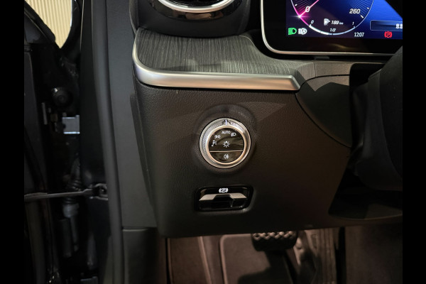 Mercedes-Benz C-Klasse 300e Avantgarde-SOH 99%-PANORAMA-CAMERA-DODE HOEK-APPLE CARPLAY-COMPLEET