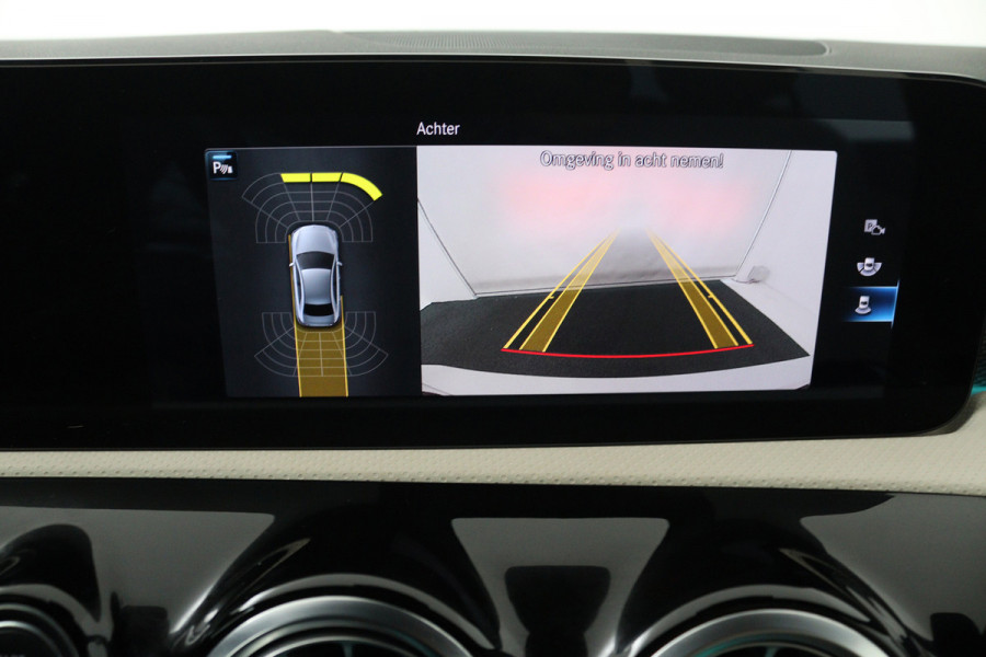 Mercedes-Benz A-Klasse 180 Business Solution Luxury (SFEERVERLICHTING, STOELVERWARMING, 1e EIGENAAR, ACHTERUITRIJCAMERA)