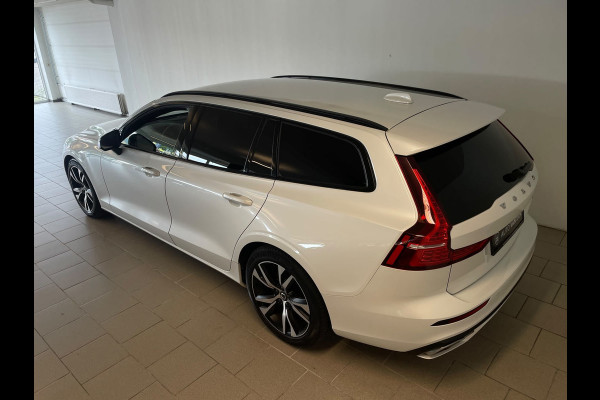 Volvo V60 2.0 B3 R-Design AUTOMAAT AIRCO NAVI CRUISE BLUETOOTH ELEK STOELEN HARMAN KARDON VELGEN CAMERA PRIVACYGLAS NETTE AUTO