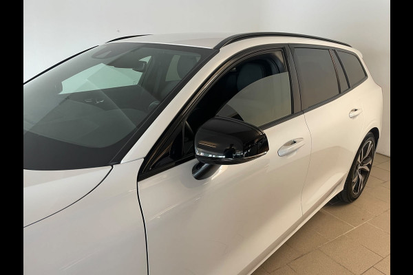 Volvo V60 2.0 B3 R-Design AUTOMAAT AIRCO NAVI CRUISE BLUETOOTH ELEK STOELEN HARMAN KARDON VELGEN CAMERA PRIVACYGLAS NETTE AUTO