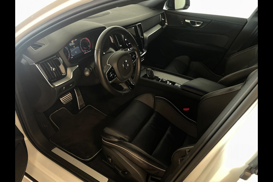 Volvo V60 2.0 B3 R-Design AUTOMAAT AIRCO NAVI CRUISE BLUETOOTH ELEK STOELEN HARMAN KARDON VELGEN CAMERA PRIVACYGLAS NETTE AUTO