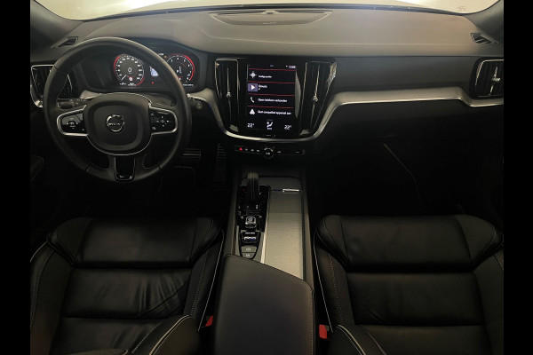 Volvo V60 2.0 B3 R-Design AUTOMAAT AIRCO NAVI CRUISE BLUETOOTH ELEK STOELEN HARMAN KARDON VELGEN CAMERA PRIVACYGLAS NETTE AUTO