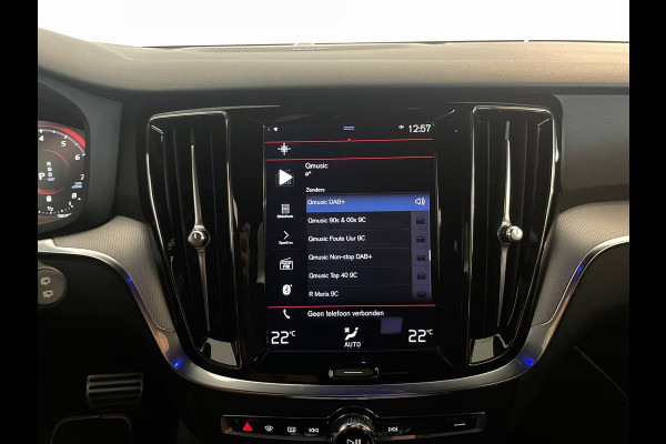 Volvo V60 2.0 B3 R-Design AUTOMAAT AIRCO NAVI CRUISE BLUETOOTH ELEK STOELEN HARMAN KARDON VELGEN CAMERA PRIVACYGLAS NETTE AUTO