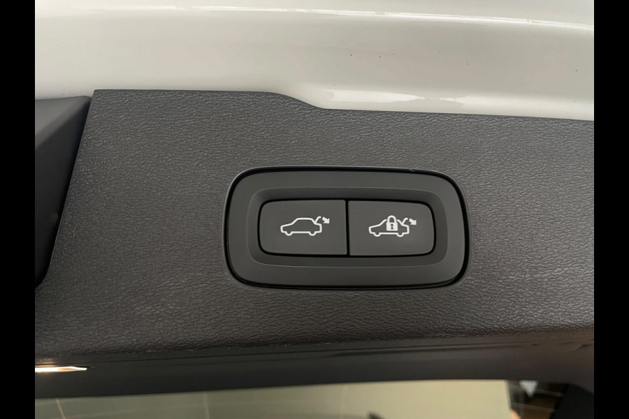 Volvo V60 2.0 B3 R-Design AUTOMAAT AIRCO NAVI CRUISE BLUETOOTH ELEK STOELEN HARMAN KARDON VELGEN CAMERA PRIVACYGLAS NETTE AUTO