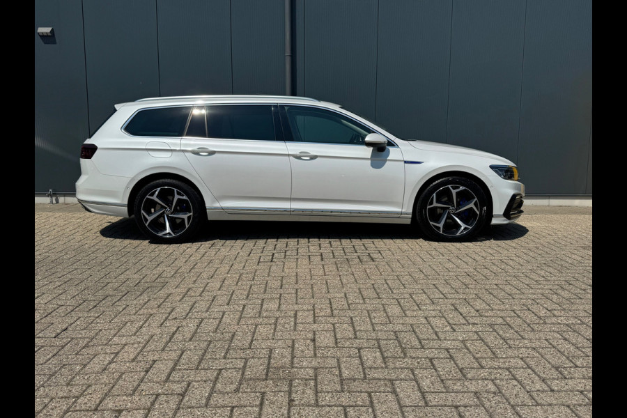 Volkswagen Passat Variant 1.4 TSI * Panoramadak * Stoelen met geheugen * Trekhaak *