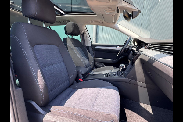 Volkswagen Passat Variant 1.4 TSI * Panoramadak * Stoelen met geheugen * Trekhaak *