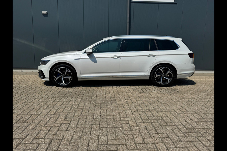 Volkswagen Passat Variant 1.4 TSI * Panoramadak * Stoelen met geheugen * Trekhaak *