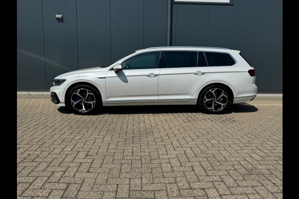 Volkswagen Passat Variant 1.4 TSI * Panoramadak * Stoelen met geheugen * Trekhaak *
