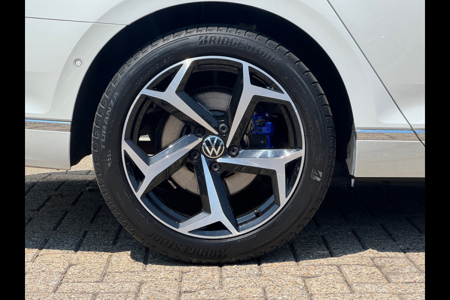 Volkswagen Passat Variant 1.4 TSI * Panoramadak * Stoelen met geheugen * Trekhaak *