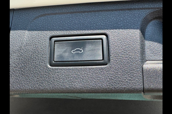 Volkswagen Passat Variant 1.4 TSI * Panoramadak * Stoelen met geheugen * Trekhaak *