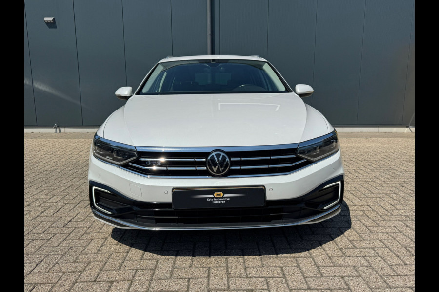 Volkswagen Passat Variant 1.4 TSI * Panoramadak * Stoelen met geheugen * Trekhaak *