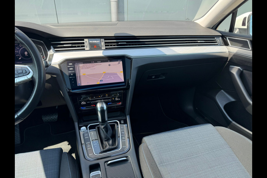 Volkswagen Passat Variant 1.4 TSI * Panoramadak * Stoelen met geheugen * Trekhaak *