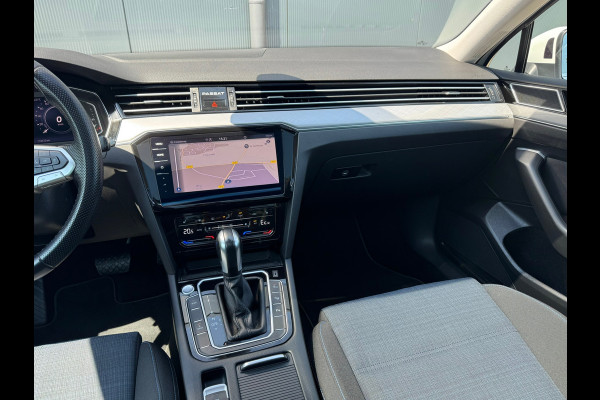 Volkswagen Passat Variant 1.4 TSI * Panoramadak * Stoelen met geheugen * Trekhaak *
