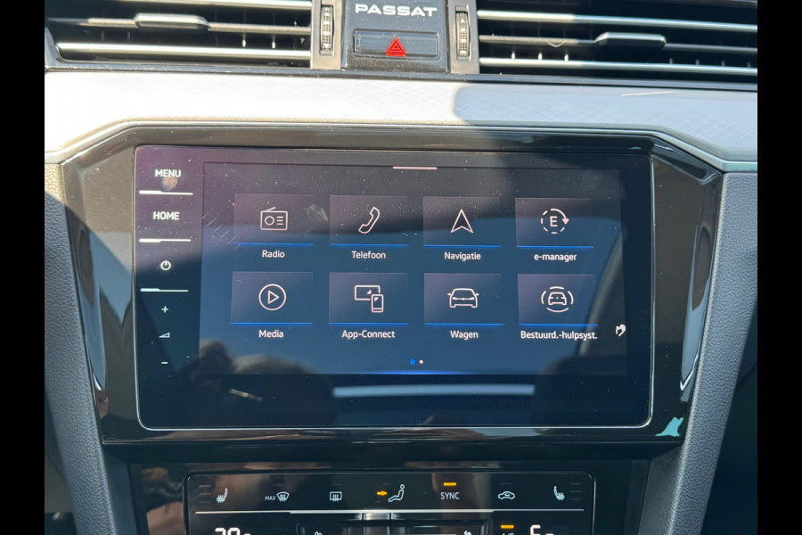 Volkswagen Passat Variant 1.4 TSI * Panoramadak * Stoelen met geheugen * Trekhaak *