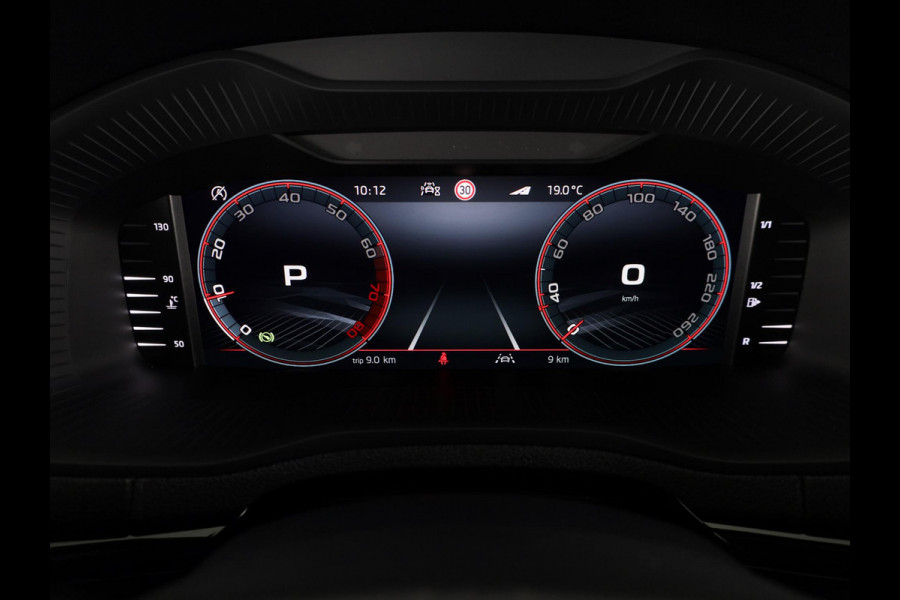 Škoda Karoq Sportline Ultimate 1.5 TSI ACT 150 pk 7 versn. DSG | Wegklapbare Trekhaak | Travel Assist Pakket Plus | Virual Pedal | 19 Inch Velgen Sagitarius