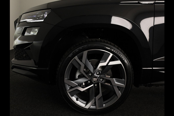 Škoda Karoq Sportline Ultimate 1.5 TSI ACT 150 pk 7 versn. DSG | Wegklapbare Trekhaak | Travel Assist Pakket Plus | Virual Pedal | 19 Inch Velgen Sagitarius