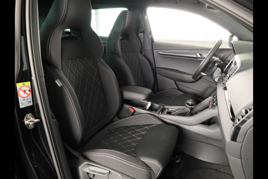 Škoda Karoq Sportline Ultimate 1.5 TSI ACT 150 pk 7 versn. DSG | Wegklapbare Trekhaak | Travel Assist Pakket Plus | Virual Pedal | 19 Inch Velgen Sagitarius