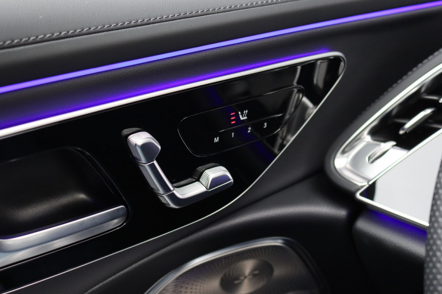 Mercedes-Benz E-Klasse 400 e 4MATIC AMG Line | Luchtvering | Achterasbesturing | Hyperscreen | Distronic+ | Trekhaak | Digital Light | HUD | Burmester | Achterbank Verwarmd |3D-Display |