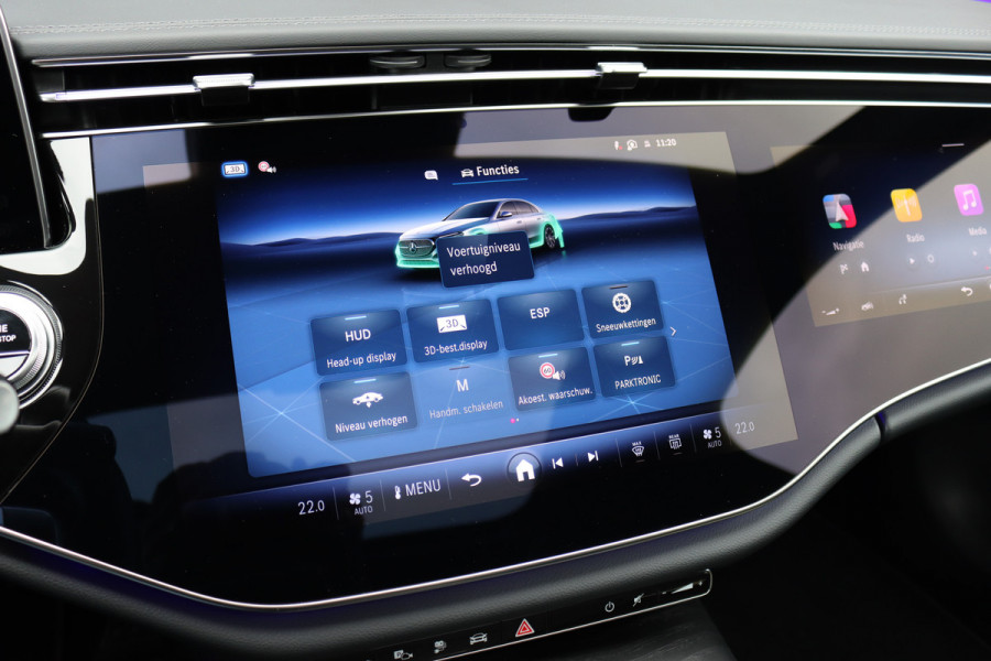 Mercedes-Benz E-Klasse 400 e 4MATIC AMG Line | Luchtvering | Achterasbesturing | Hyperscreen | Distronic+ | Trekhaak | Digital Light | HUD | Burmester | Achterbank Verwarmd |3D-Display |