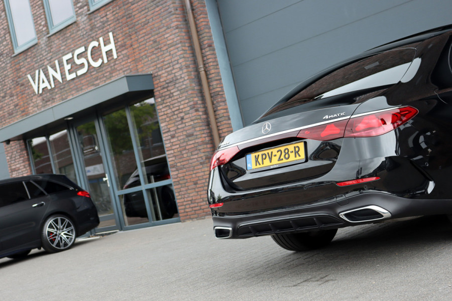 Mercedes-Benz E-Klasse 400 e 4MATIC AMG Line | Luchtvering | Achterasbesturing | Hyperscreen | Distronic+ | Trekhaak | Digital Light | HUD | Burmester | Achterbank Verwarmd |3D-Display |