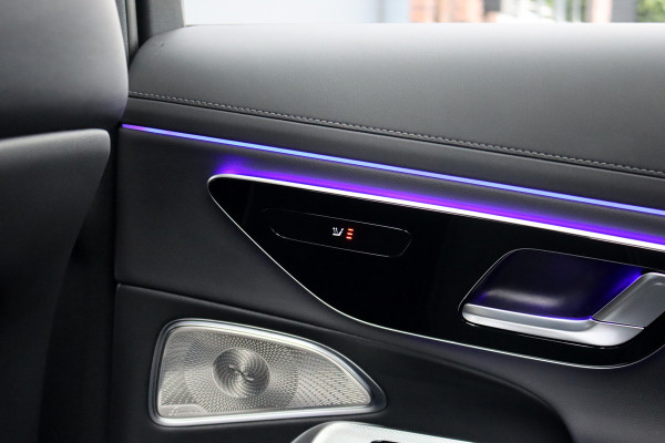 Mercedes-Benz E-Klasse 400 e 4MATIC AMG Line | Luchtvering | Achterasbesturing | Hyperscreen | Distronic+ | Trekhaak | Digital Light | HUD | Burmester | Achterbank Verwarmd |3D-Display |