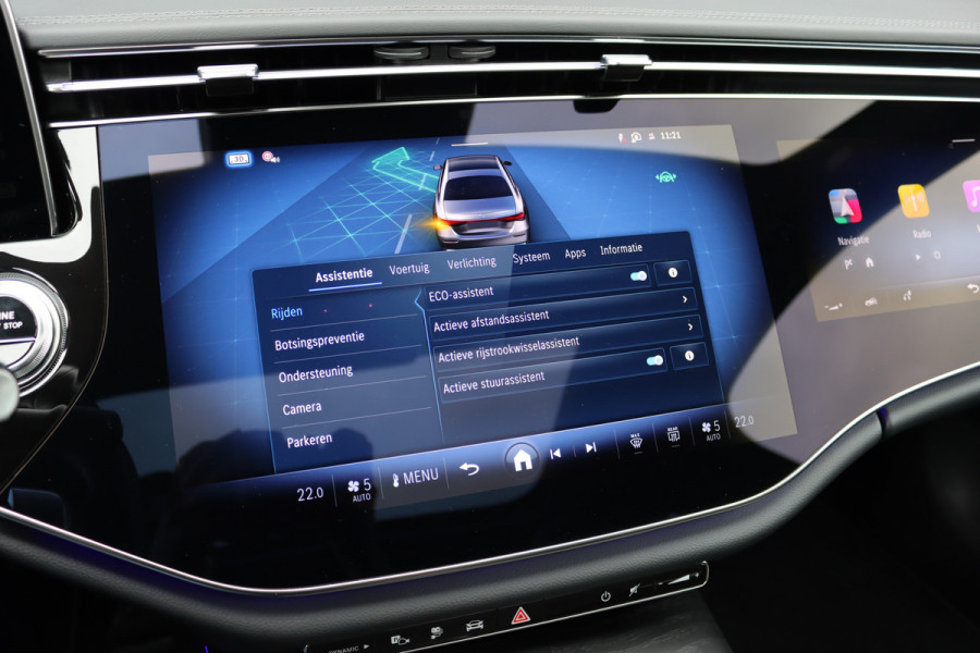 Mercedes-Benz E-Klasse 400 e 4MATIC AMG Line | Luchtvering | Achterasbesturing | Hyperscreen | Distronic+ | Trekhaak | Digital Light | HUD | Burmester | Achterbank Verwarmd |3D-Display |