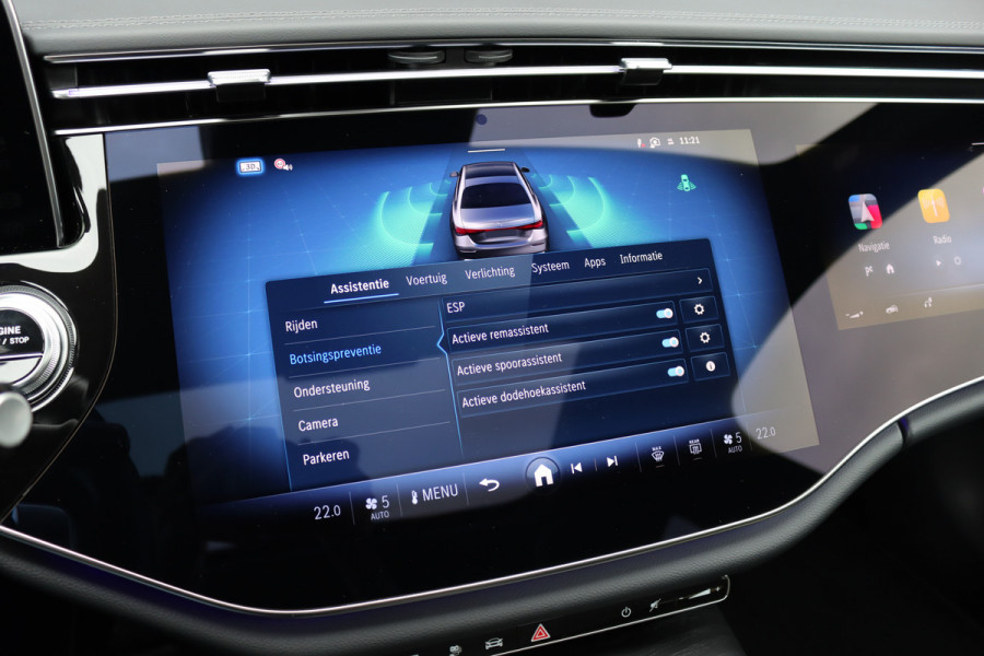 Mercedes-Benz E-Klasse 400 e 4MATIC AMG Line | Luchtvering | Achterasbesturing | Hyperscreen | Distronic+ | Trekhaak | Digital Light | HUD | Burmester | Achterbank Verwarmd |3D-Display |