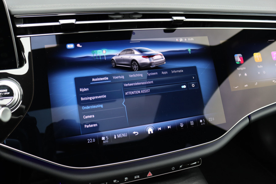 Mercedes-Benz E-Klasse 400 e 4MATIC AMG Line | Luchtvering | Achterasbesturing | Hyperscreen | Distronic+ | Trekhaak | Digital Light | HUD | Burmester | Achterbank Verwarmd |3D-Display |
