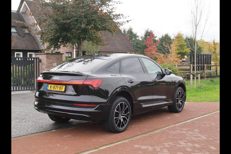 Audi e-tron Sportback 55 quattro edition 95 kWh | SOH 92% | DAB | Black Optic | Parkeersensoren | NL-Auto |