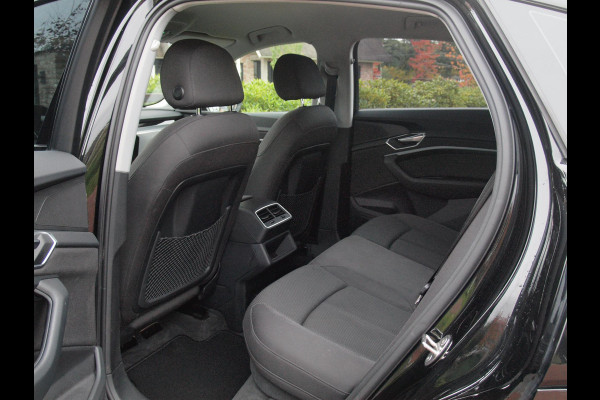 Audi e-tron Sportback 55 quattro edition 95 kWh | SOH 92% | DAB | Black Optic | Parkeersensoren | NL-Auto |