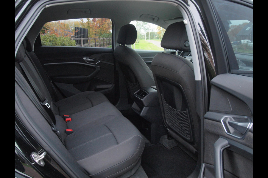 Audi e-tron Sportback 55 quattro edition 95 kWh | SOH 92% | DAB | Black Optic | Parkeersensoren | NL-Auto |