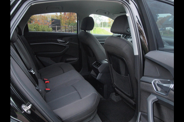 Audi e-tron Sportback 55 quattro edition 95 kWh | SOH 92% | DAB | Black Optic | Parkeersensoren | NL-Auto |