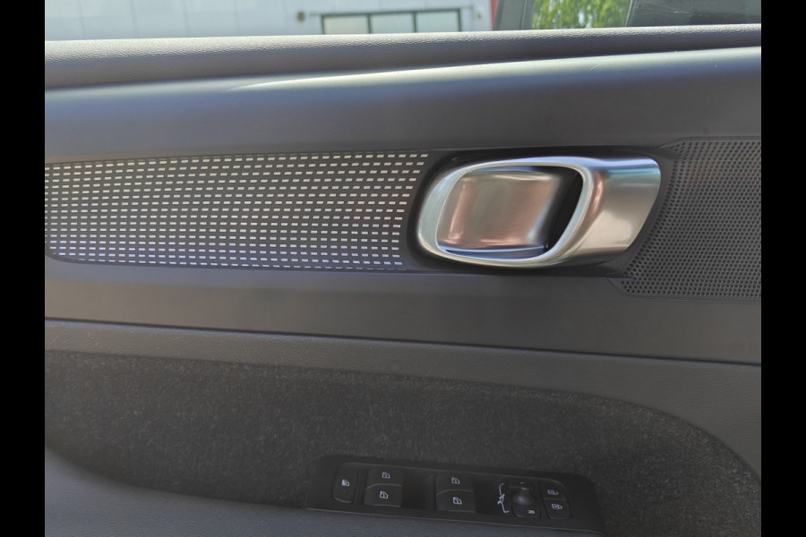 Volvo XC40 P8 AWD 408PK R-Design | SoH 91% | BLIS | PDC V+A | Elektr. Kofferklep | Stoel/Stuur verwarm. | Camera Achter | Carplay |