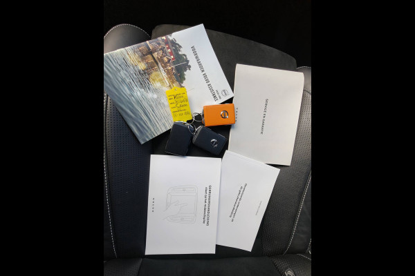 Volvo XC40 P8 AWD 408PK R-Design | SoH 91% | BLIS | PDC V+A | Elektr. Kofferklep | Stoel/Stuur verwarm. | Camera Achter | Carplay |
