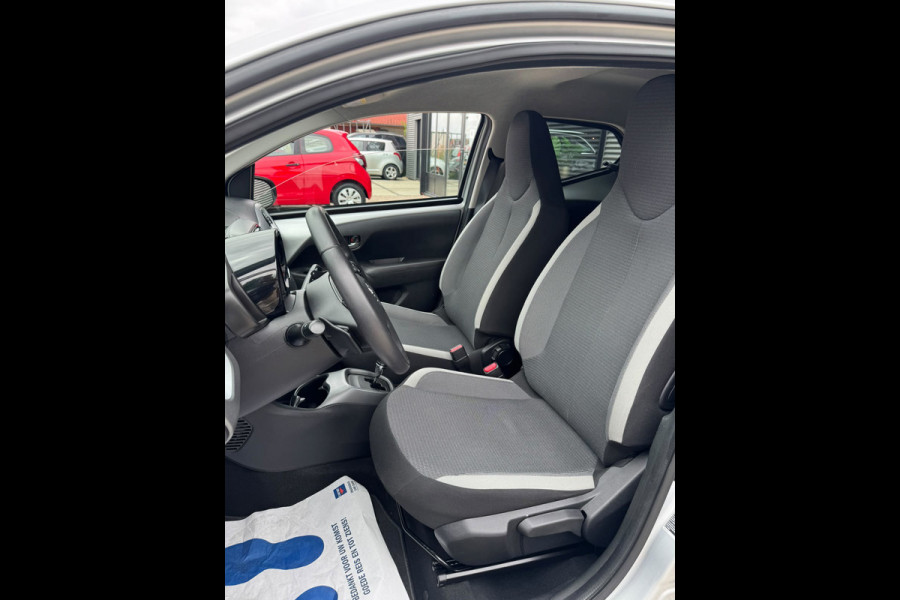 Toyota Aygo 1.0 VVT-i x-joy Nieuwe APK GARANTIE, AUTOMAAT!!!!
