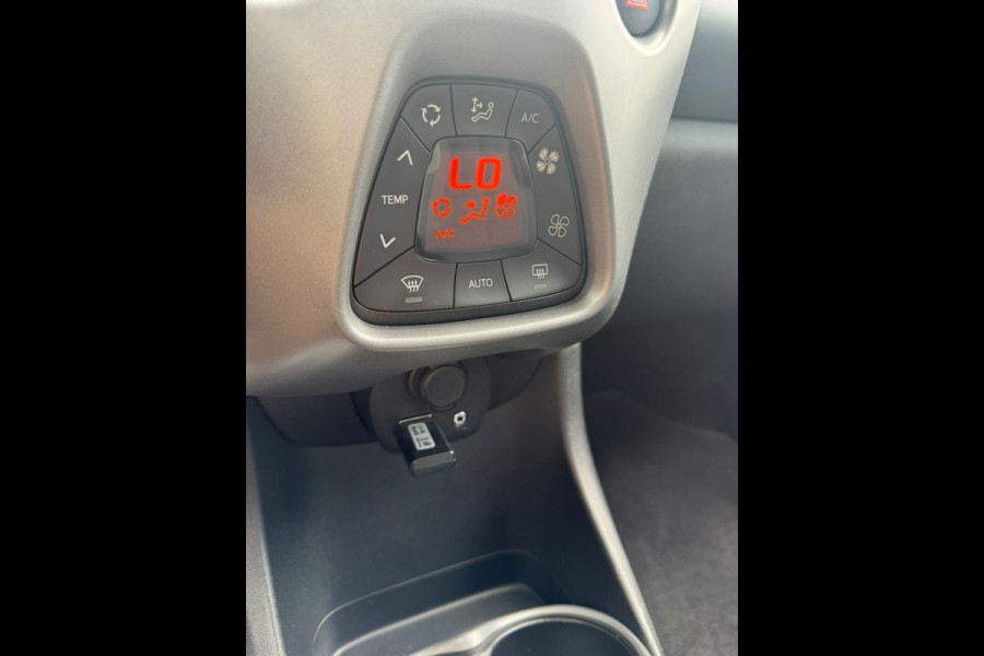 Toyota Aygo 1.0 VVT-i x-joy Nieuwe APK GARANTIE, AUTOMAAT!!!!