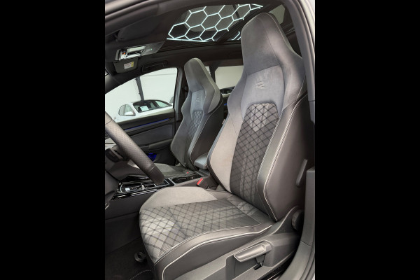 Volkswagen Golf Variant 1.5 eTSI 3x R-Line CarPlay Panorama Camera