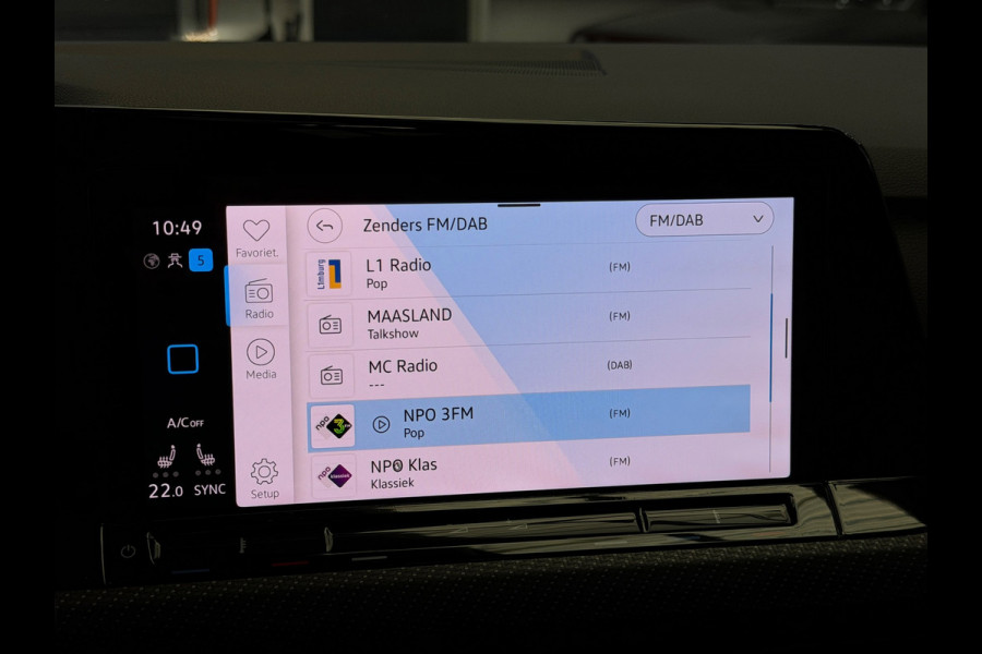 Volkswagen Golf Variant 1.5 eTSI 3x R-Line CarPlay Panorama Camera