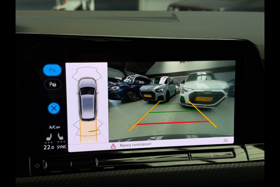 Volkswagen Golf Variant 1.5 eTSI 3x R-Line CarPlay Panorama Camera