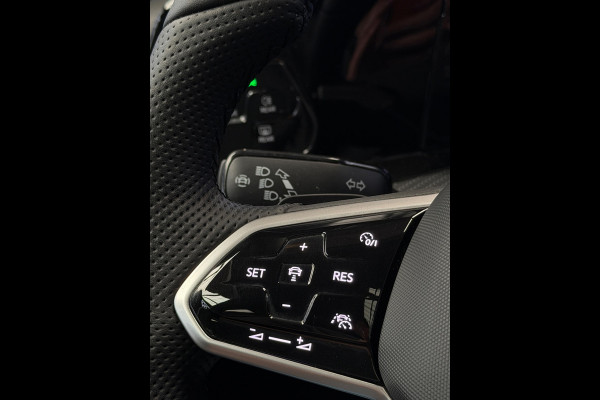 Volkswagen Golf Variant 1.5 eTSI 3x R-Line CarPlay Panorama Camera