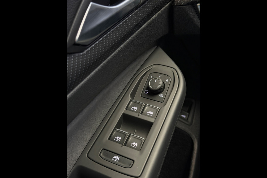 Volkswagen Golf Variant 1.5 eTSI 3x R-Line CarPlay Panorama Camera