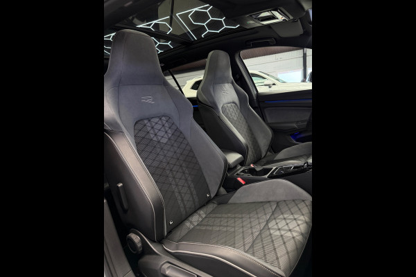 Volkswagen Golf Variant 1.5 eTSI 3x R-Line CarPlay Panorama Camera