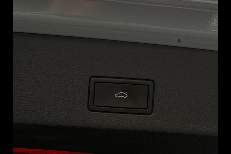 Volkswagen Golf Variant 1.5 eTSI 3x R-Line CarPlay Panorama Camera