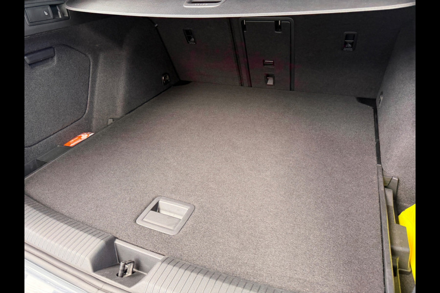 Volkswagen Golf Variant 1.5 eTSI 3x R-Line CarPlay Panorama Camera