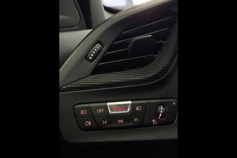 BMW 1-serie 120i M-Pakket CarPlay Camera