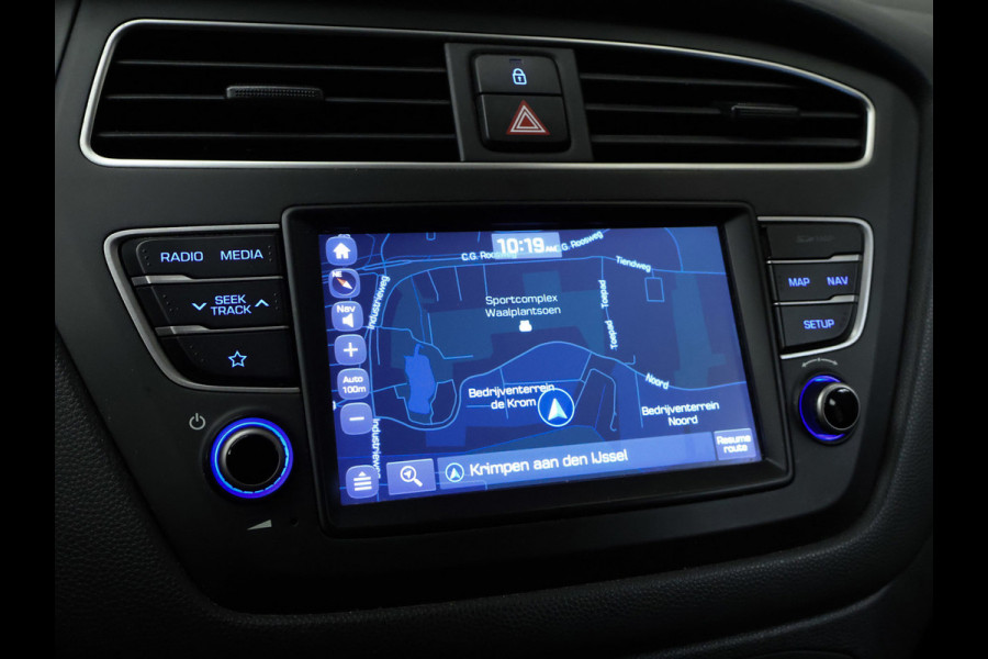 Hyundai i20 1.0 T-GDI Sport (APPLE CARPLAY,NAVI,CAMERA,CRUISE,PDC,LANE ASSIST,ELEKTRISCH PAKKET,SPORTSTOELEN,NETTE STAAT)
