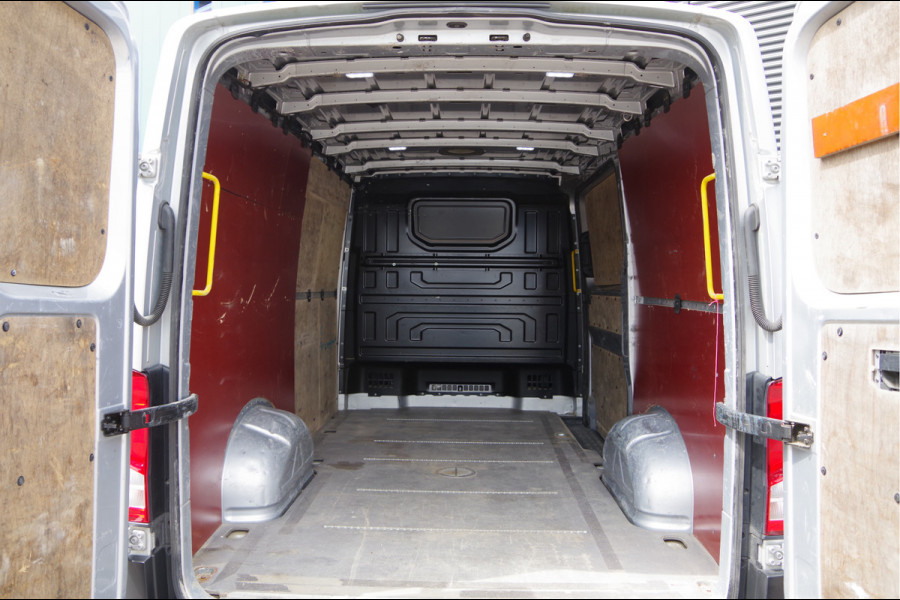 MAN TGE 3.140 35 2.0 L3H2(L2H1) EURO6! AUT. TREKHAAK, 18'', ERGO ACTIVE GEVEERDE STOEL, STOELVERWARMING, AIRCO, PARKEERSENSOREN