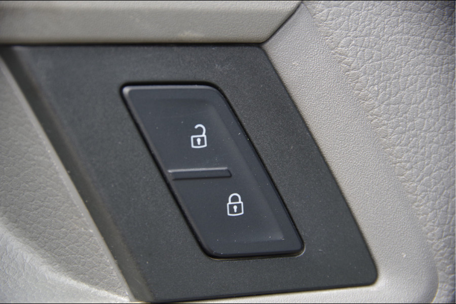 MAN TGE 3.140 35 2.0 L3H2(L2H1) EURO6! AUT. TREKHAAK, 18'', ERGO ACTIVE GEVEERDE STOEL, STOELVERWARMING, AIRCO, PARKEERSENSOREN