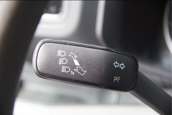MAN TGE 3.140 35 2.0 L3H2(L2H1) EURO6! AUT. TREKHAAK, 18'', ERGO ACTIVE GEVEERDE STOEL, STOELVERWARMING, AIRCO, PARKEERSENSOREN